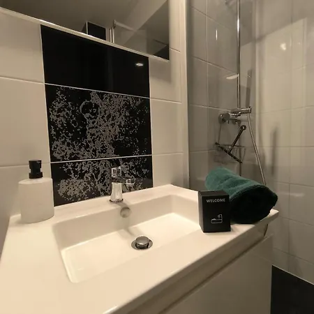 Calme-balcon-parking-5 Min De Pau Centre Διαμέρισμα