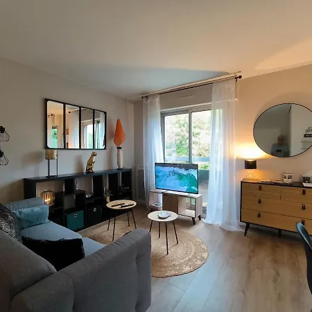 Calme-balcon-parking-5 Min De Pau Centre Appartement