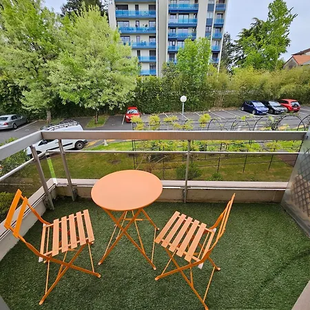 Calme-balcon-parking-5 Min De Pau Centre *