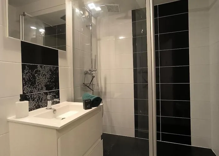 Appartement Calme-balcon-parking-5 Min De Pau Centre
