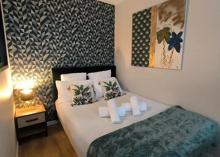 Calme-balcon-parking-5 Min De Pau Centre *